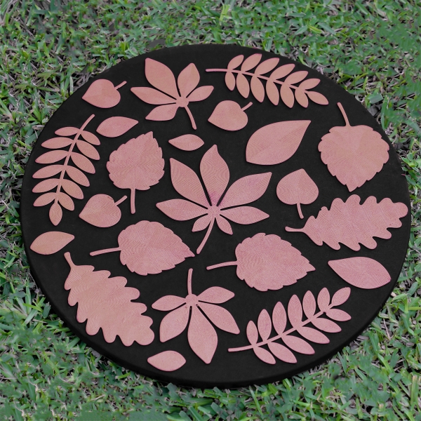 Leaves Zymta Garden Mat 45 x 45 cm - Black / Bronze