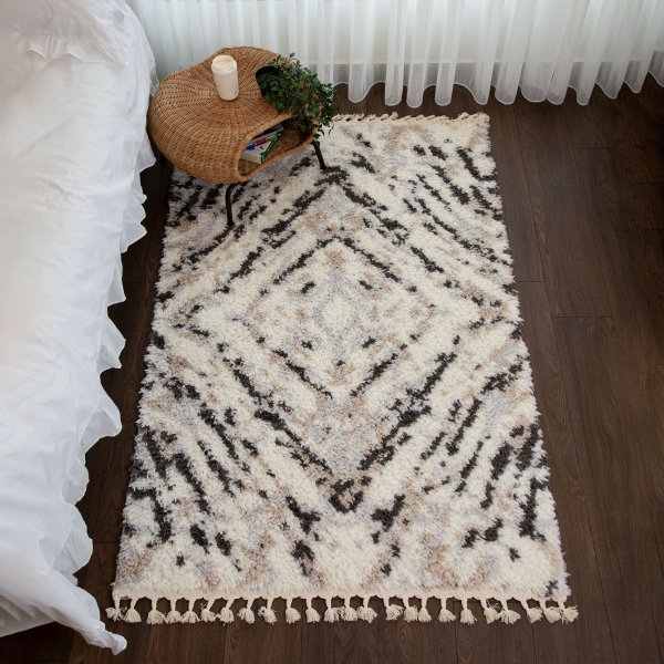 Bohemian Explosion 120 x 180 Cm Zymta Winter Carpet -  Off White / Grey / Pale Pink