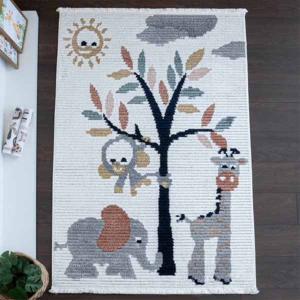 Comfy Wildlife 80 x 150 cm Zymta Winter Carpet - Off White / Grey / Green / Salmon