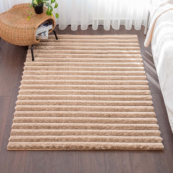 Para Sala Horizontal Stripes Faux Rabbit Fur 160 x 230 cm Rectangular Zymta Winter Carpet - Brown