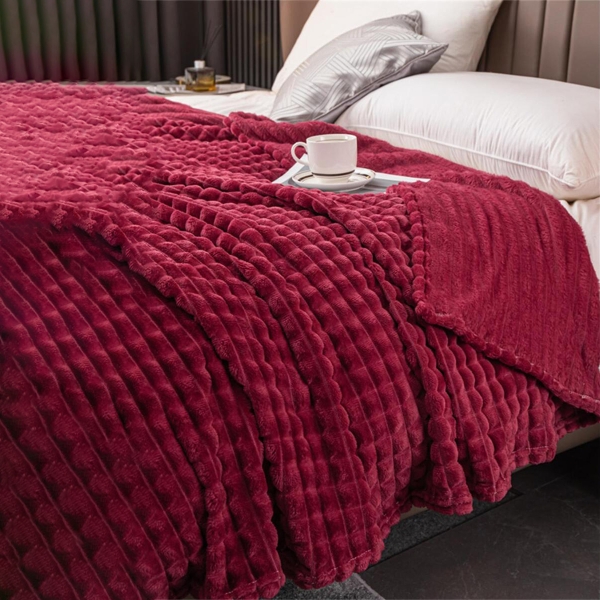 Velvet Plush Throw Blanket For All Seasons 200 x 230 cm - Claret Red