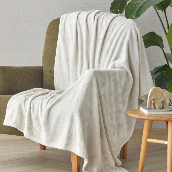 Ramona Jacquard Supersoft TV Blanket 120x160 cm Cream